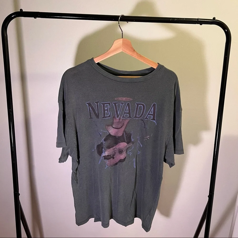 Urban outfitters Nevada tee - Picture 1 of 5